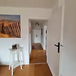 Apartman Grosse 4-personen-wohnung Mit 3 Schlafzimmern & Parkplatz Ruhig Gelegen