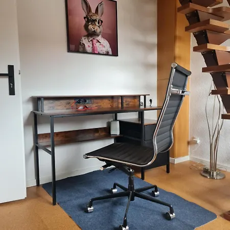 Apartament Grosse 4-personen-wohnung Mit 3 Schlafzimmern & Parkplatz Ruhig Gelegen *