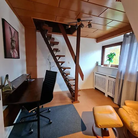 Grosse 4-personen-wohnung Mit 3 Schlafzimmern & Parkplatz Ruhig Gelegen Apartament *